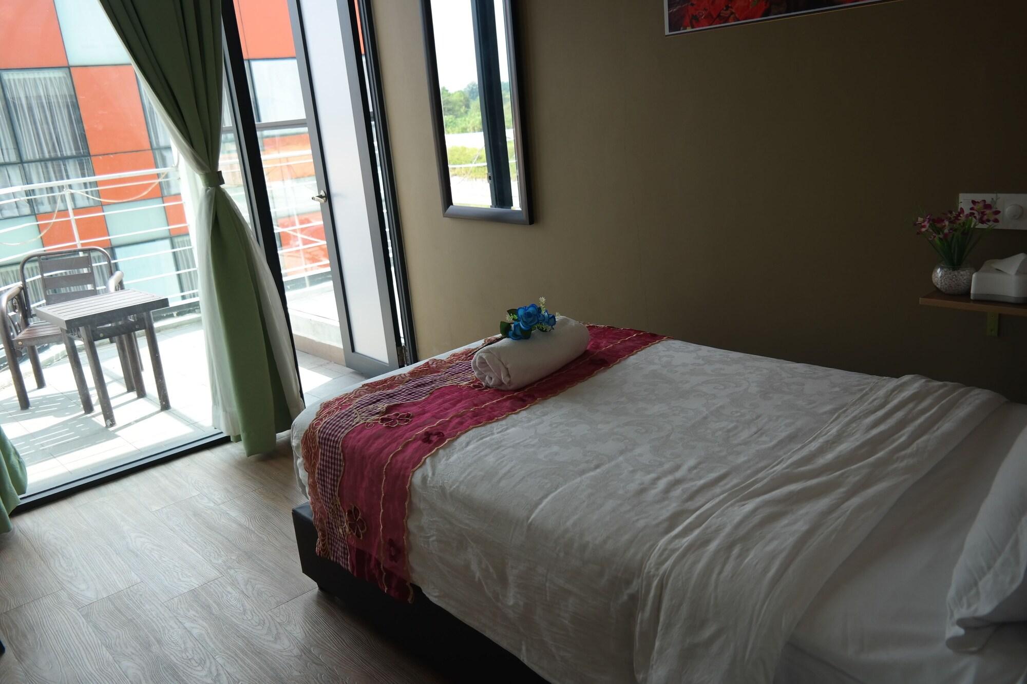 S8 Boutique Hotel Near Klia 1 & Klia 2 Сепанг Экстерьер фото