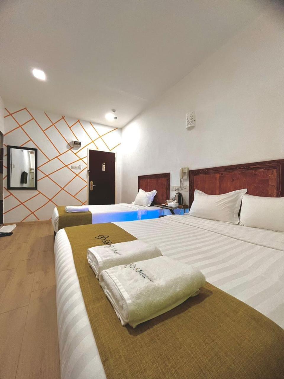 S8 Boutique Hotel Near Klia 1 & Klia 2 Сепанг Экстерьер фото